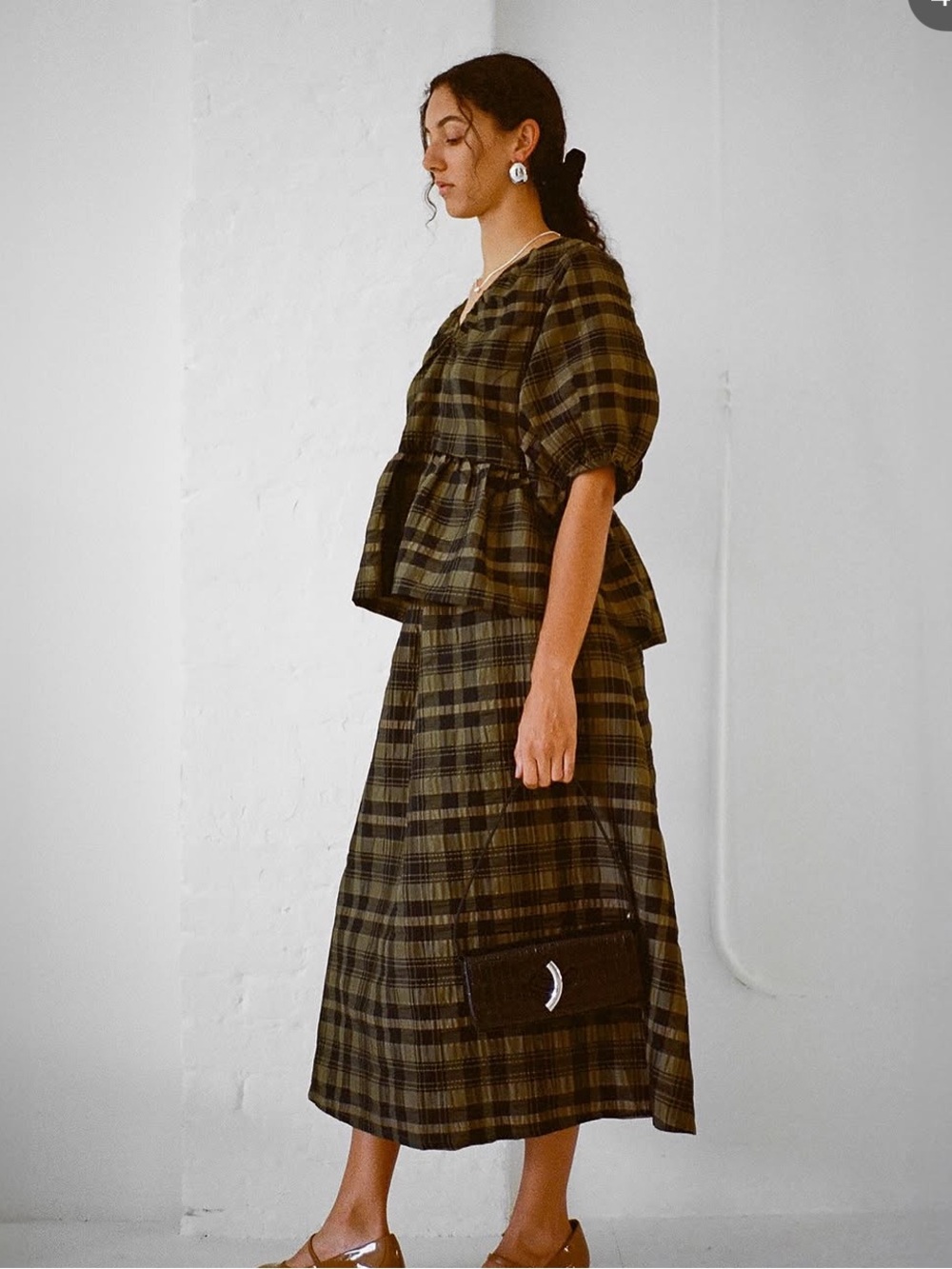 Wray final season green black plaid holiday outfit top skirt medium